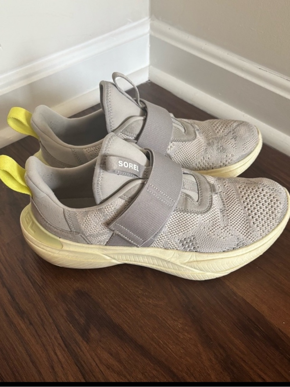 Sorel Kinetic Lite Strap Sneakers Gray Yellow women’s 11